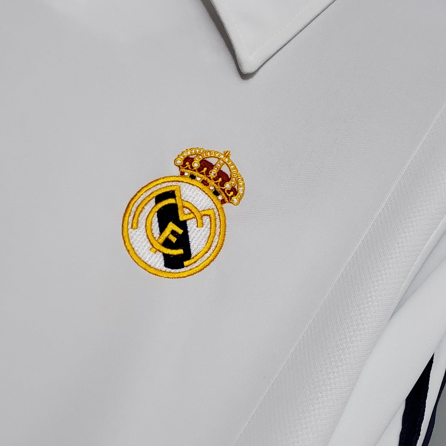 Real Madrid Retro 2002 Long-Sleeve Home (Fan)