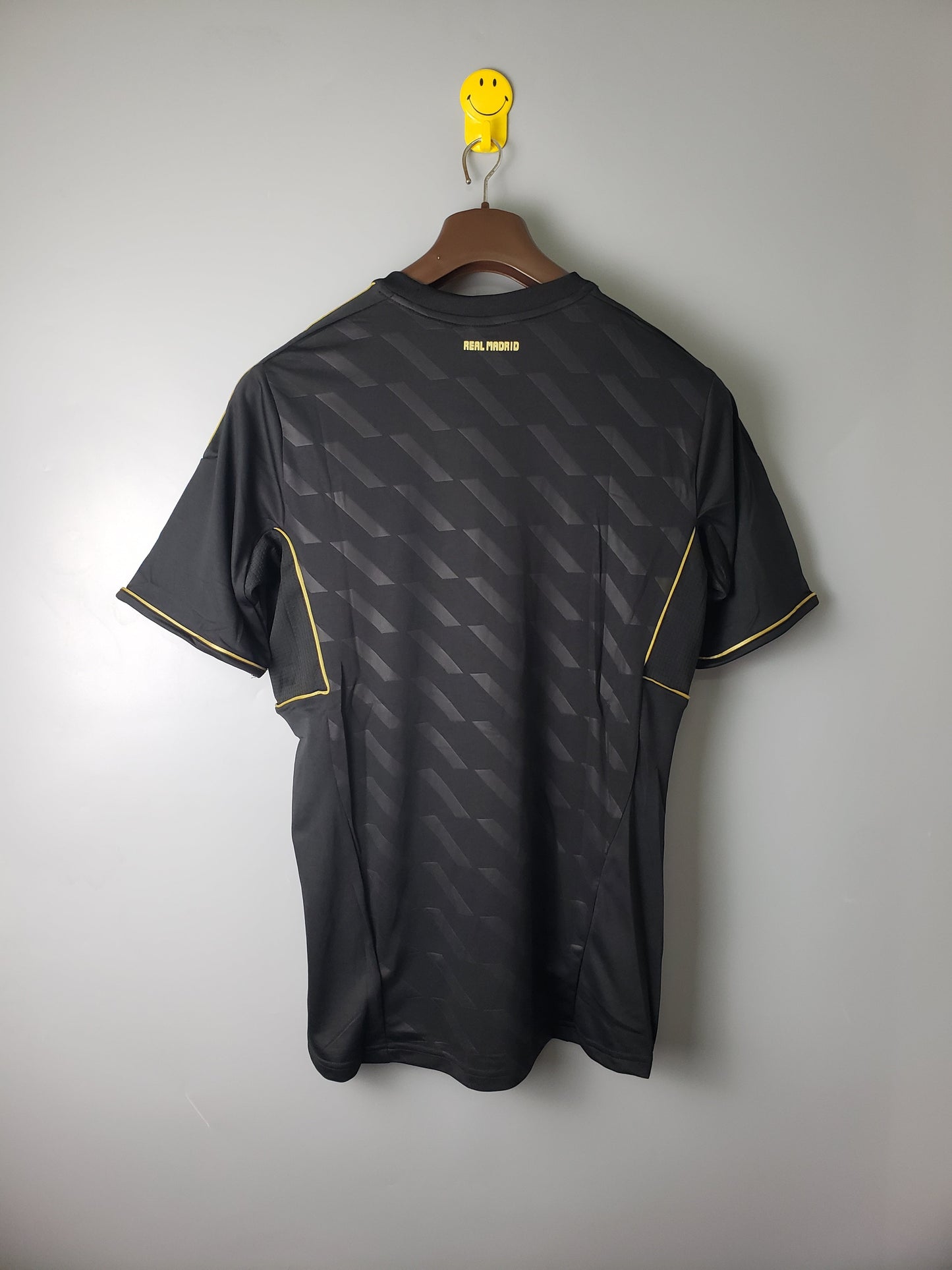 Real Madrid Retro 2012 Black (Fan)