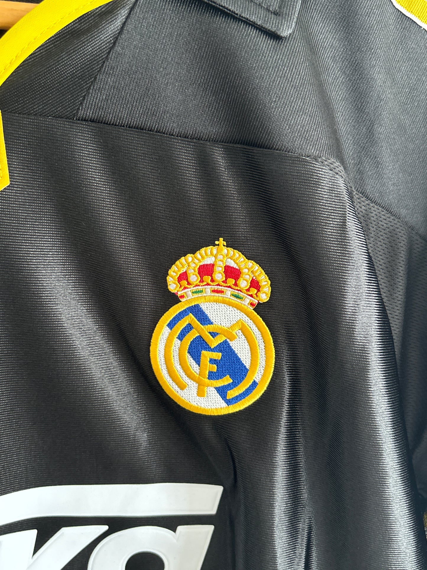 Real Madrid 00/01 Home Shirt