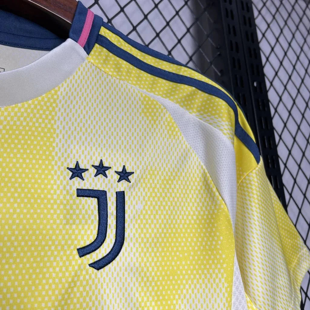 Juventus 24/25 Away Shirt