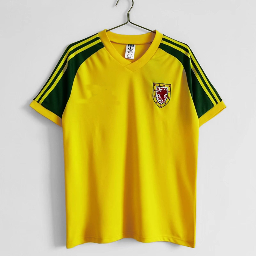 Wales Retro 1982 Away (Fan)